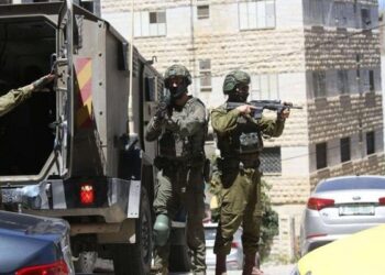 زخمی شدن دو فلسطینی و اسیر شدن یک نفر در جنوب کرانه باختری