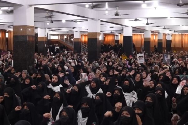 زنان لاهوری در عزای چهلم رهبر شهید انقلاب؛ همبستگی با جبهه مقاومت