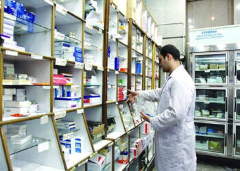 زنگ خطر کمبود کاذب دارو؛ داروخانه مرکز خیریه نیست!