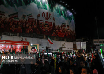 شنیده شدن پدافند هوایی در مناطقی از تهران برای مقابله با اهداف متخاصم