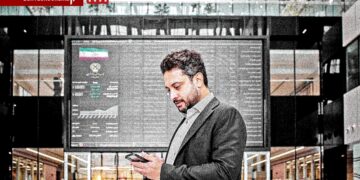 موافقان و مخالفان آغاز معاملات سهام