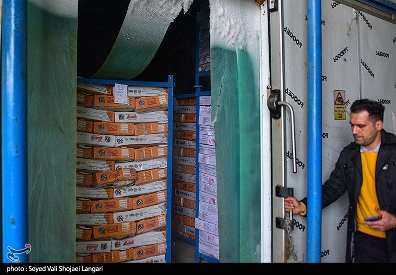 موجودی کالاهای اساسی کشور از زمان صلح هم بیشتر است