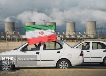 نقش پذیری مردم در میدان جنگ؛ مسئولیت پذیری مردم کنشی انقلابی