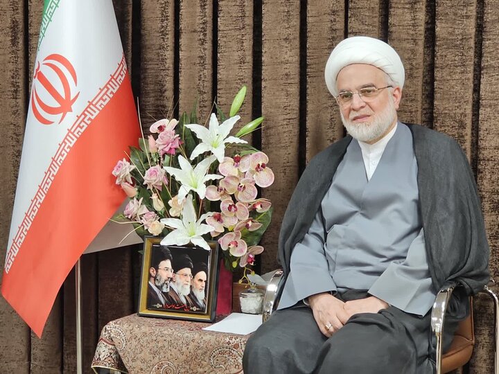 نماینده ولی‌فقیه در کردستان: ملت ایران در برابر دشمن تسلیم نمی‌شود