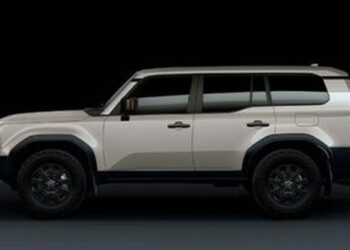 نوسان قیمت‌های عجیب در بازار خودرو / این خودرو ظرف یک روز ۵ میلیارد تومان افزایش یافت