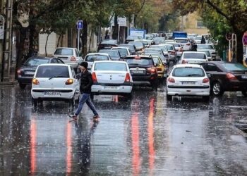 هشدار جدی به پایتخت نشینان/ لغزندگی بیشتر خیابان‌های تهران در پی بارش باران