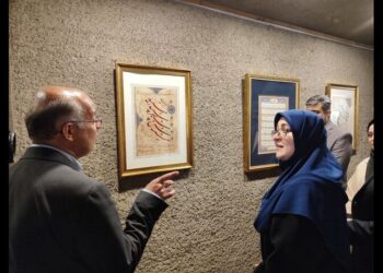 هنر رمز تاب‌آوری است؛ تماشای آثاری که از جان برخاسته‌اند در «خط وطن»