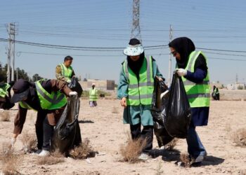 ورودی روستای زمان‌آباد اصفهان از زباله پاکسازی شد