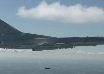 پرواز بمب‌افکن‌های روسیه بر فراز آب‌های بالتیک