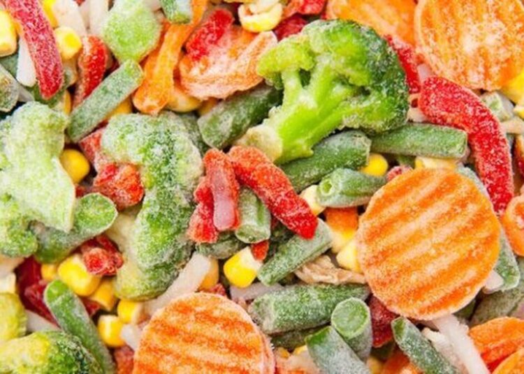 کدام مواد غذایی را نباید در فریزر گذاشت؟