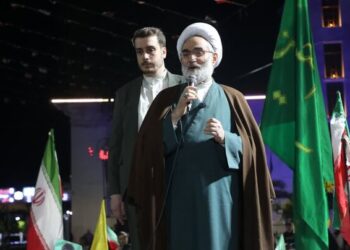 آیت الله فلاحتی: حضور با بصیرت مردم در میدان، موشکی برقلب دشمنان است