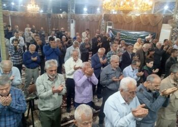 اقامه نماز استغاثه در آستانه اشرفیه