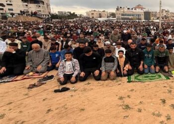 اقامه نماز عید قربان در مناطق مختلف نوار غزه