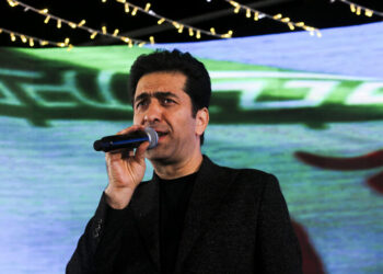 اهدای جهیزیه از سوی محمد معتمدی در جشن هلهله فرشته‌ها در قم