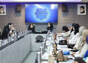 «ایران» سوژه تولیدات نمایشی بانوان هنرمند می‌شود