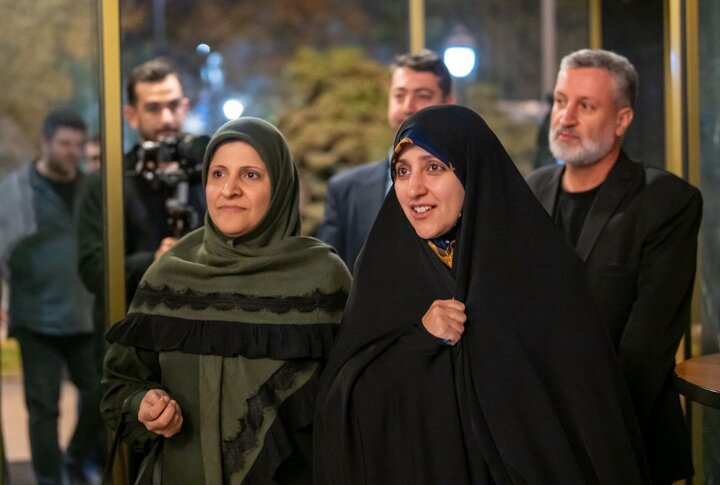 بازدید بهروز آذر از مدرسه «شهدای محمدیه»