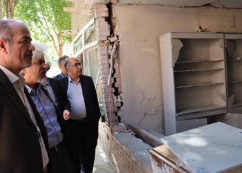 بازدید معاون وزیر راه و شهرسازی از بخش های جنگ زده دانشگاه شریف