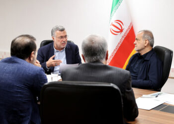 برگزاری جلسه بررسی برنامه‌های تأمین دارو و تجهیزات پزشکی در سال 1405