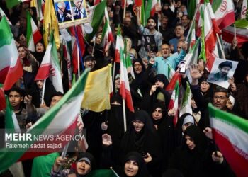 بعثت مجدد ملت ایران پس از انقلاب اسلامی اتفاق افتاد