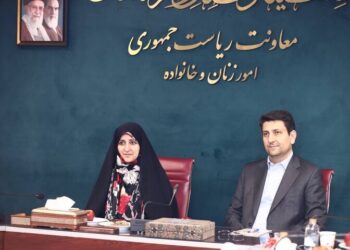 بهروزآذر: زنان از قطعی شبکه اینترنت بیشترین صدمه را دیده‌اند