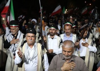 بیعت مردم چهارمحال و بختیاری با رهبر انقلاب جلوه‌ای از ایمان است