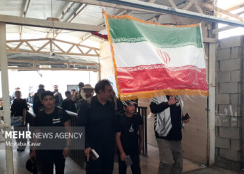 تردد ۱۸۲ هزار نفر از مرز مهران