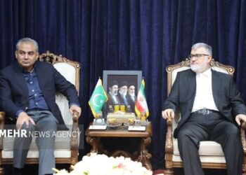 تهران حلقه پیوند دیپلماسی همسایگی و همکاری‌های اقتصادی با پاکستان است