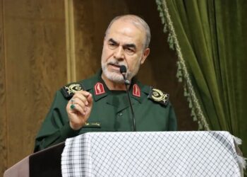 جوانی: ایران با اعمال حاکمیت بر تنگه هرمز متجاوزان را تنبیه میکند جوانی: ایران با اعمال حاکمیت بر تنگه هرمز متجاوزان را تنبیه میکند