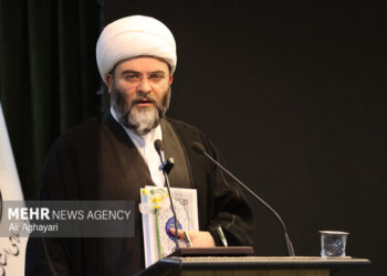 حجت الاسلام قمی: بحران جمعیت و تبعات آن از نبرد نظامی هم سهمگین‌تر است