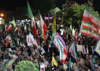 حضور حماسی مردم مهاجران در حمایت از رهبر معظم انقلاب