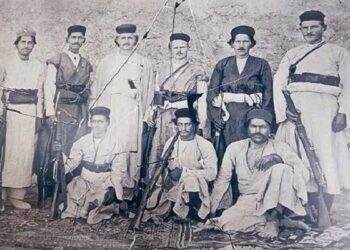 حماسه جاوید مقاومت ملی ایرانیان و پرچمداری رئیسعلی در پاسداری از وطن