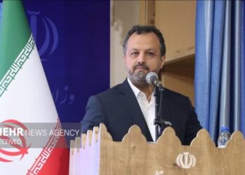 خاندوزی: راه حل مشکلات کشور در میدان دادن به مردم است