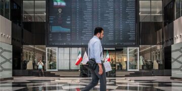 خروج ۱۱.۸ هزار میلیارد تومانی پول حقیقی از صندوق‌های درآمد ثابت/ سیگنال تغییر رفتار سرمایه‌گذاران؟
