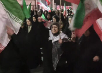 شب خاطره‌انگیز شاهرود و همخوانی رزمندگانی که خرمشهر را فتح کردند