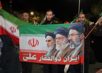 شکوه حضور مردم دیار آفتاب در نود و یکمین شب بیعت با رهبر معظم انقلاب