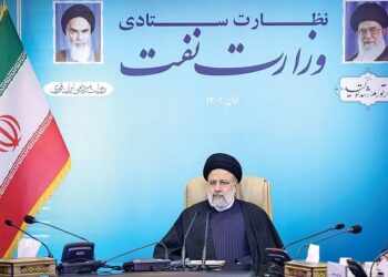 صنعت نفت در نگاه شهید رئیسی؛ پیشران اقتصاد ملی با تمرکز بر توسعه