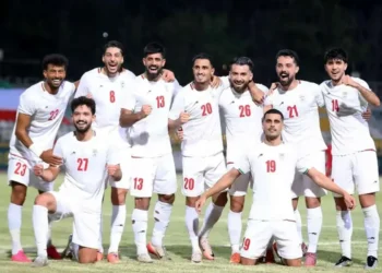 طرح جالب دیوارنگار میدان انقلاب همزمان با بدرقه تیم ملی به جام جهانی+ عکس