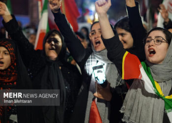 طنین انداز شدن شعار «حیدر حیدر» مردم کرمانشاه