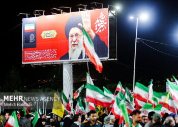 عزاداری جوانان قمی در سوگ رهبر شهید