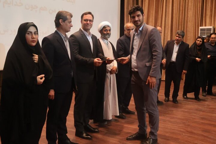 فرماندار تنگستان: معلمان سرمایه‌های اصلی توسعه جامعه هستند