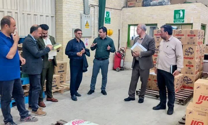 قاطعانه با احتکار و گران‌فروشی در زنجان برخورد می‌کنیم