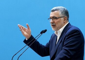 قدردانی وزیر بهداشت از کارکنان نظام سلامت