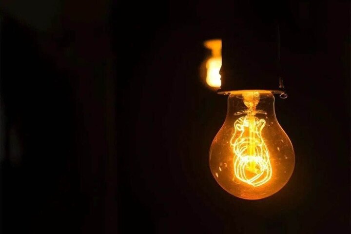 قطعی برق در مناطق مشهد به دلیل طوفان