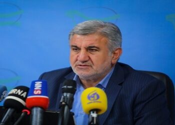 مسئولان به معیشت «ملت مبعوث» توجه ویژه داشته باشند