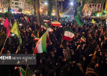 موج هفتاد و پنجم قرار شبانه فومنی ها در میدان