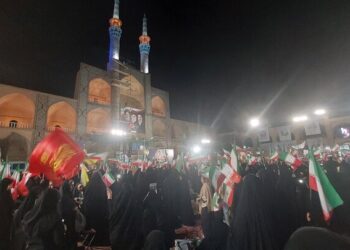 موج ۷۴ خروش مردم دارالعباده یزد؛ یزدی‌ها بر همان عهدی که بستند هستند