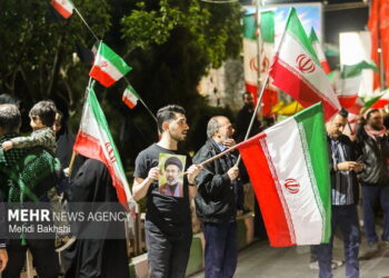 میدان‌داری گرگانی‌ها در موج ۷۱؛ حضور شبانه ادامه دارد