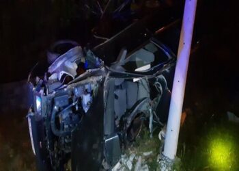 نجات ۲ جوان در حادثه واژگونی خودرو در عباس‌آباد همدان