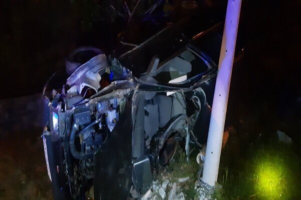 نجات ۲ جوان در حادثه واژگونی خودرو در عباس‌آباد همدان