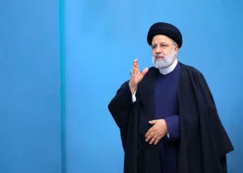 همزمان با سالروز شهادت ابراهیم رئیسی؛ دیوارنگاره میدان انقلاب رونمایی شد همزمان با سالروز شهادت ابراهیم رئیسی؛ دیوارنگاره میدان انقلاب رونمایی شد